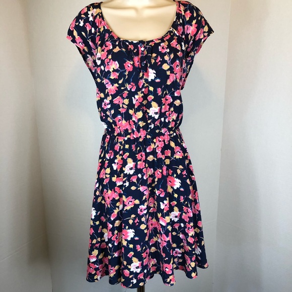 Loren Conrad Dresses & Skirts - NWOT LOREN CONRAD SUN DRESS